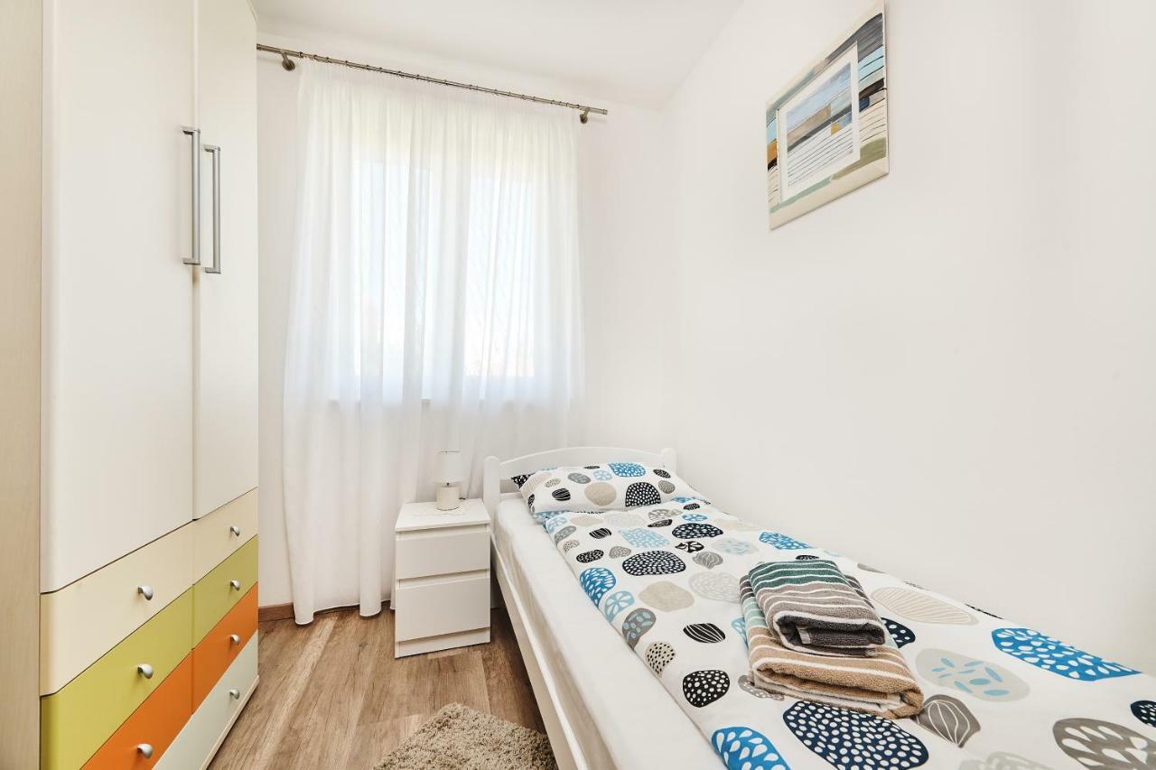 Apartment Ana Brtonigla Eksteriør bilde